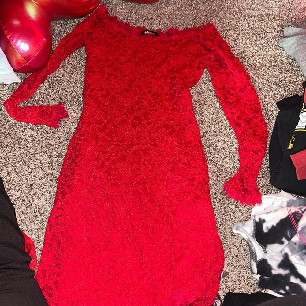 Jump Red Lace Long-Sleeve Dress